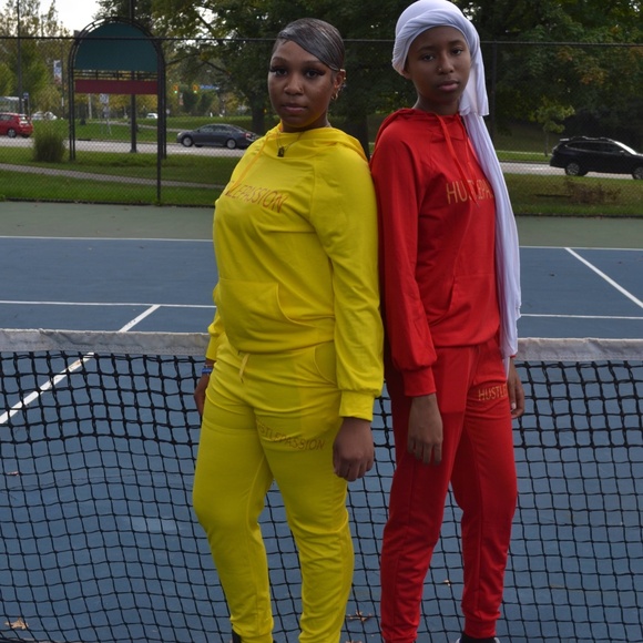 Tracksuit - Picture 4 of 11